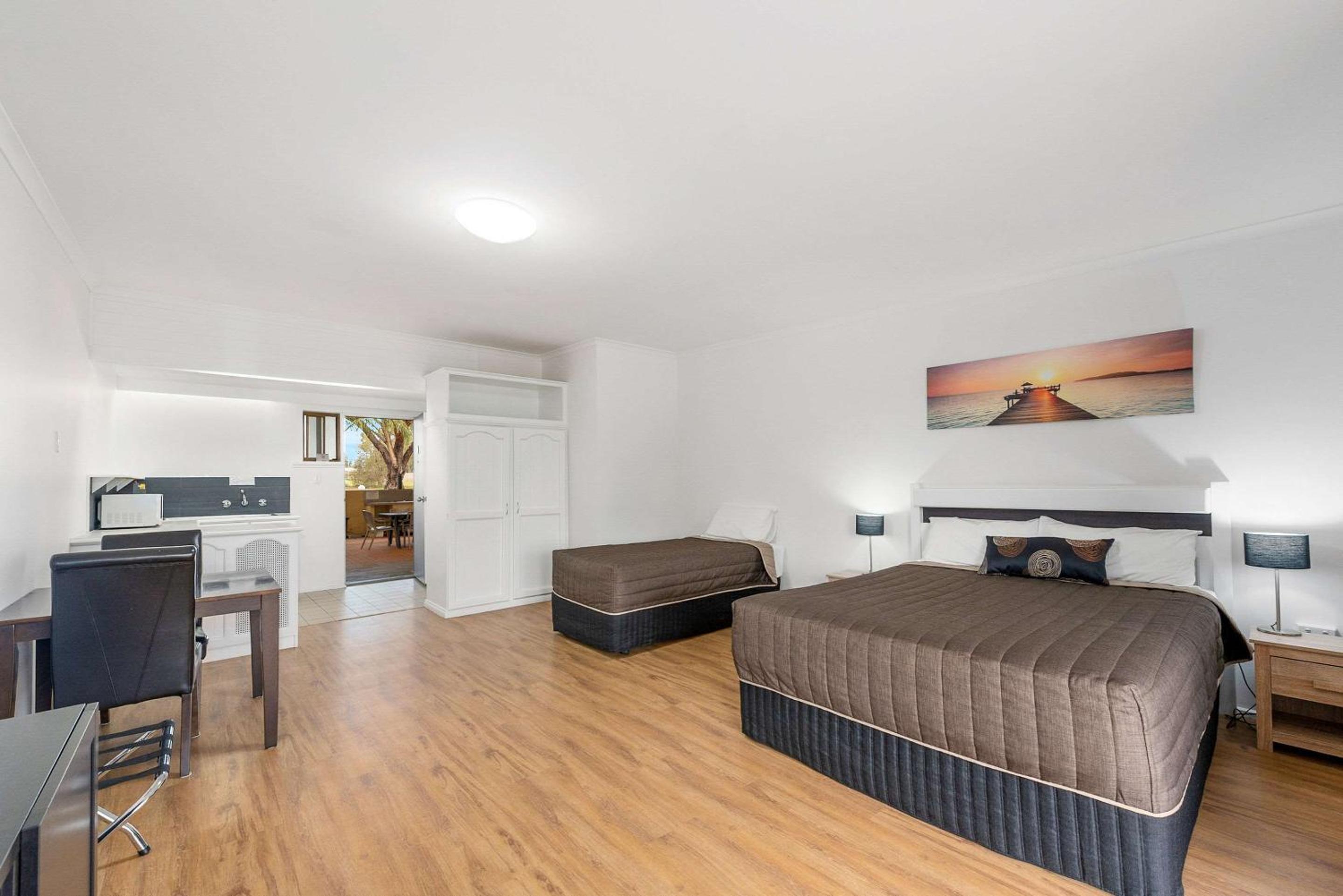 comfort inn and suites riverland
