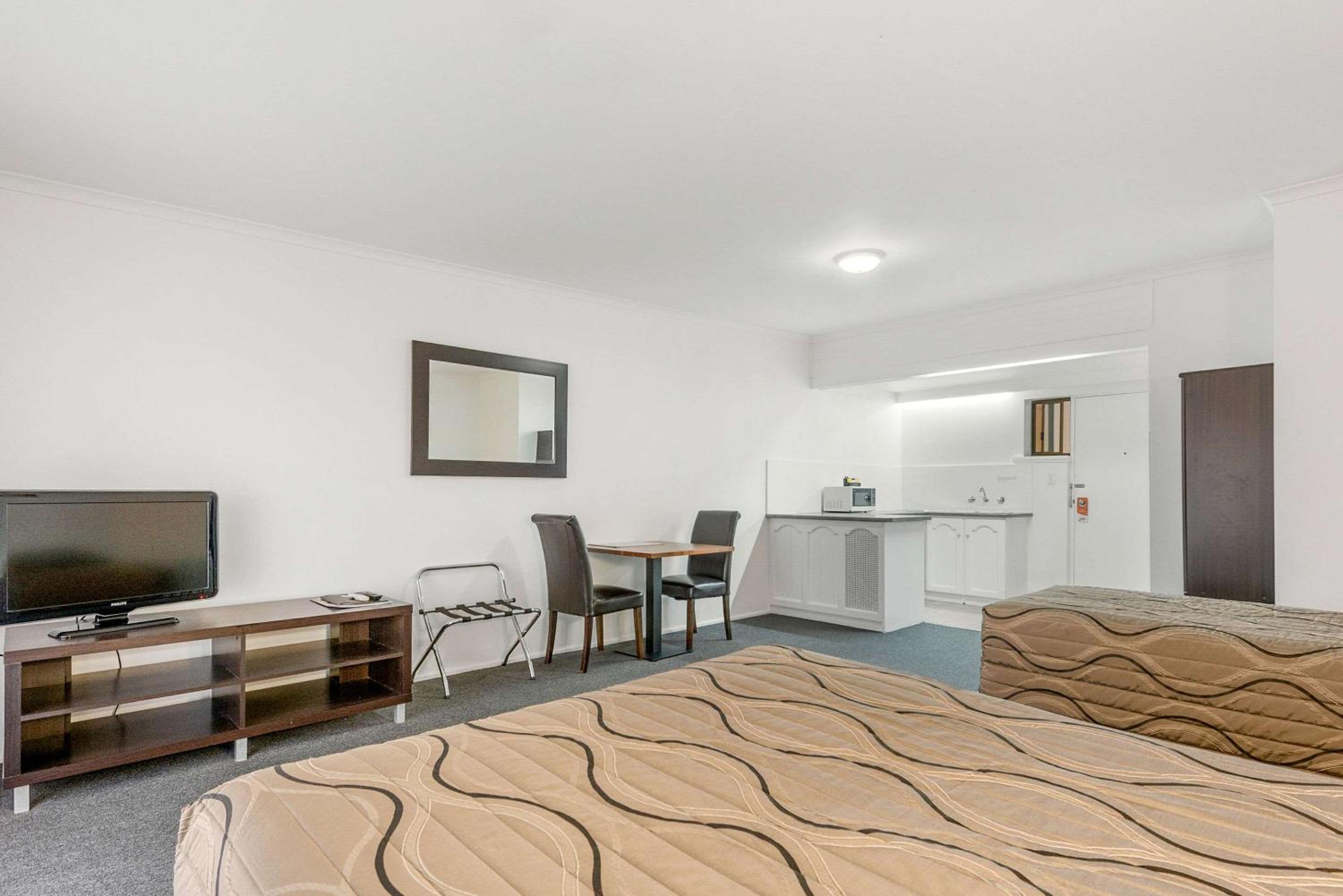 comfort inn and suites riverland