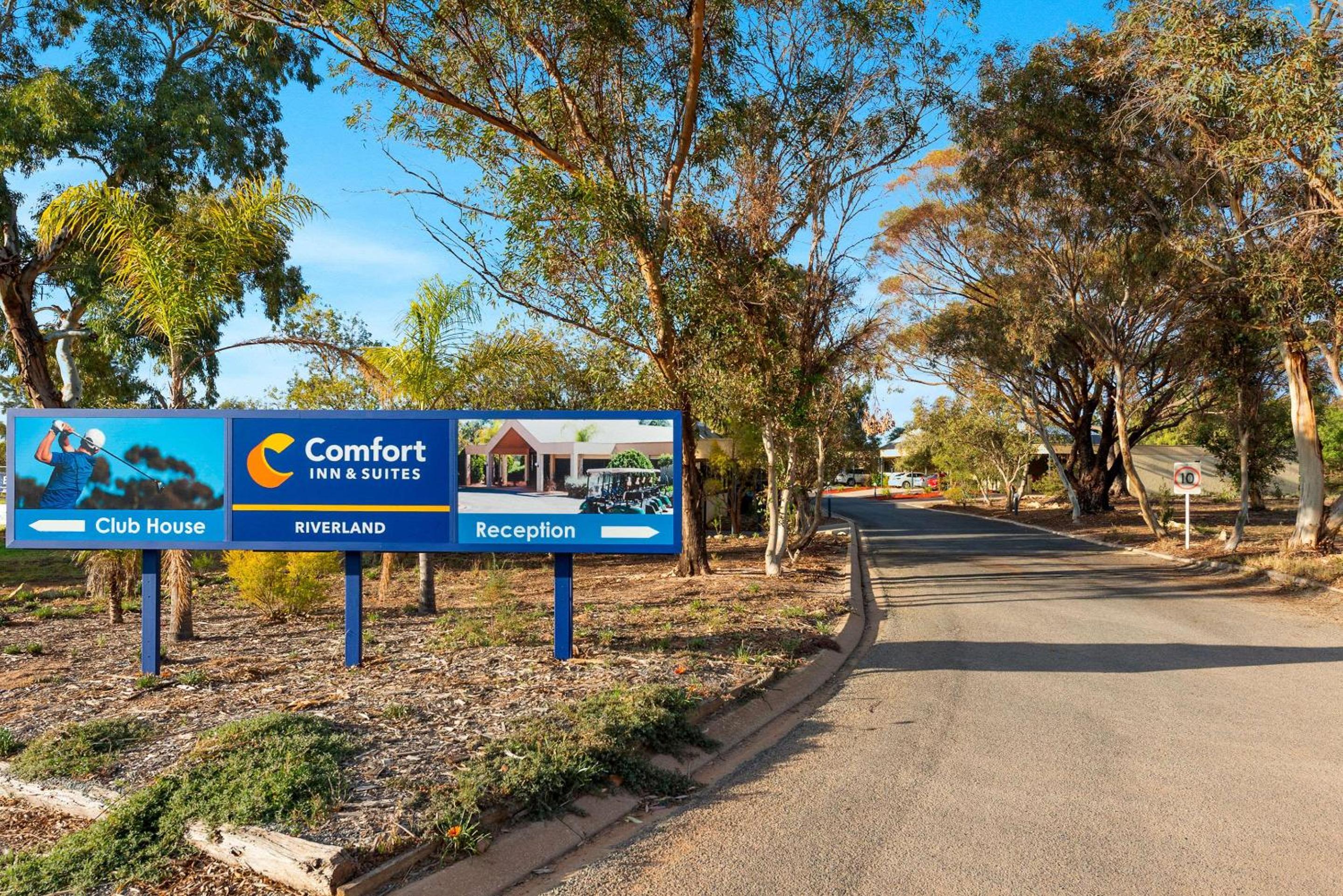 comfort inn and suites riverland
