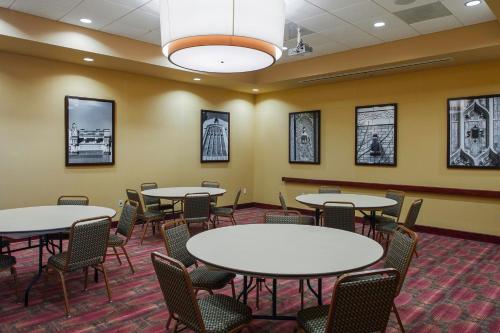 holiday inn ardmore i 35 by ihg