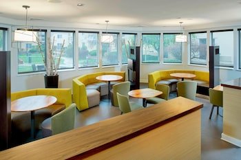 courtyard by marriott lansing