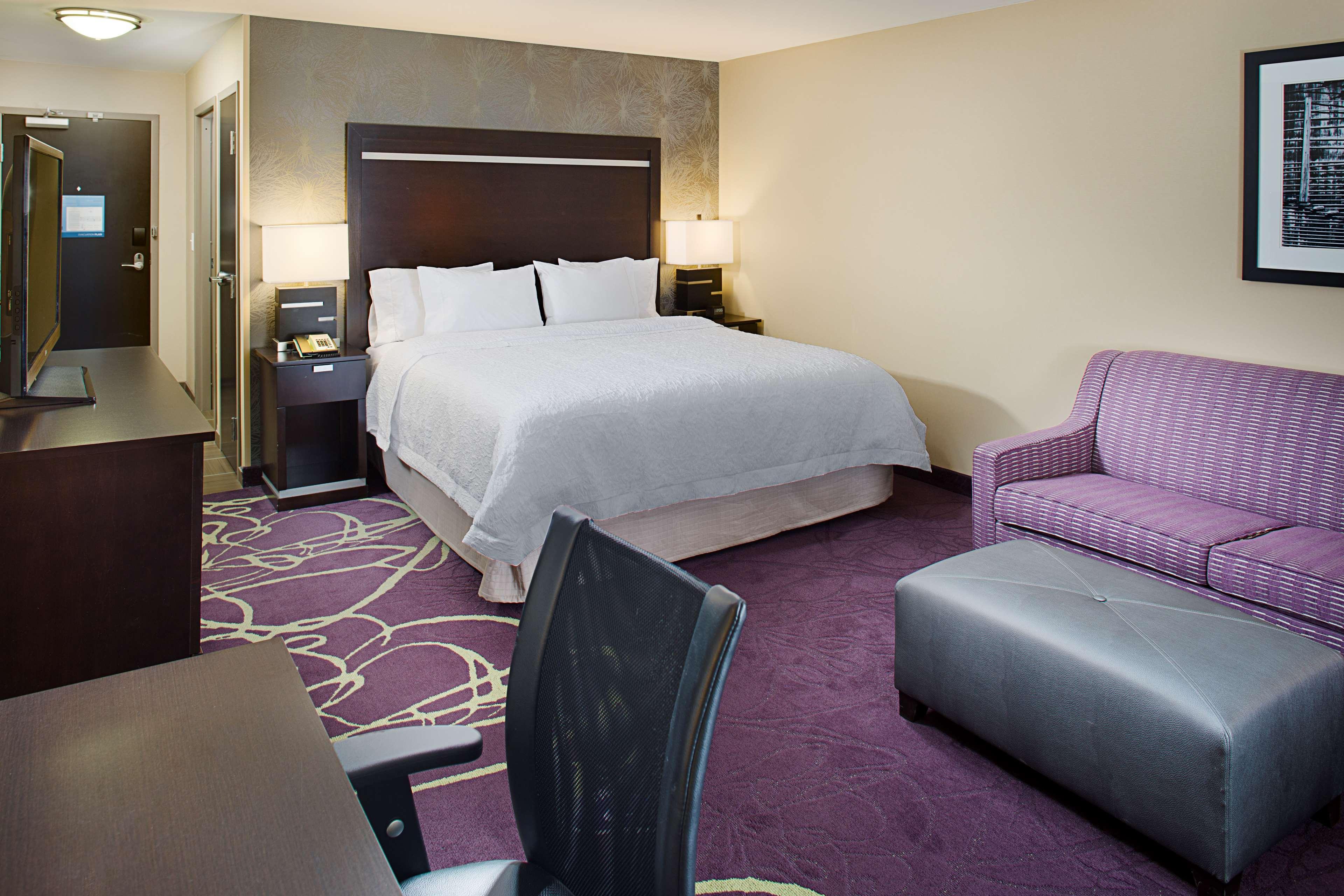 hampton inn and suites lansing west