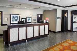 hampton inn and suites lansing west