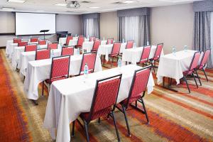 hampton inn and suites lansing west