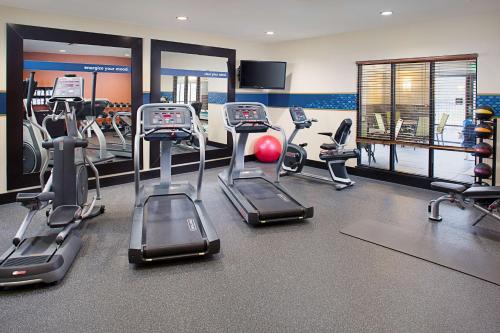 hampton inn and suites lansing west