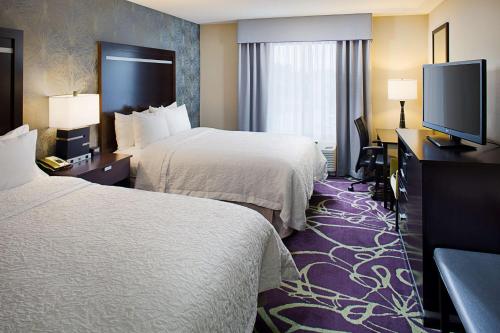 hampton inn and suites lansing west