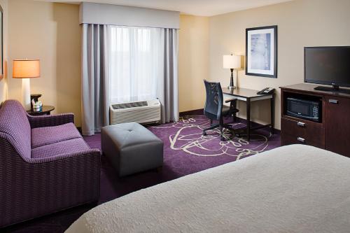 hampton inn and suites lansing west