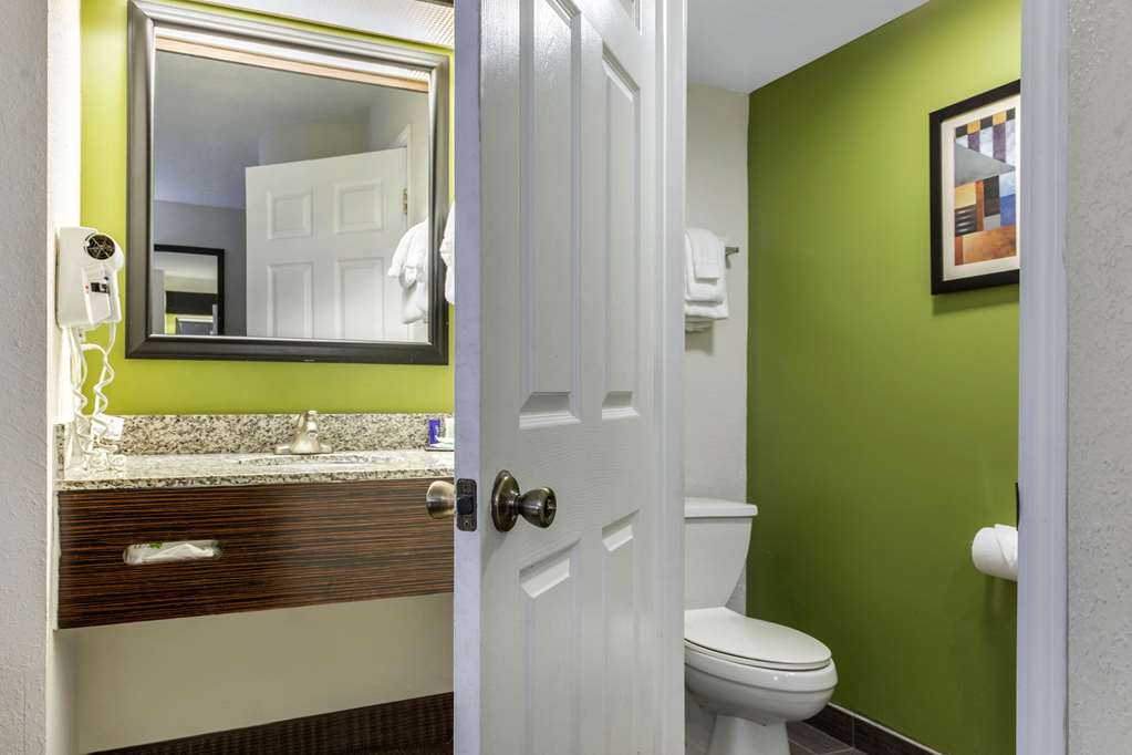 sleep inn near i 80 and i 94