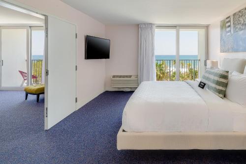 plunge beach resort