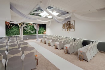 the aquarius casino resort bw premier collection