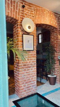 artisan boutique hotel and gallery