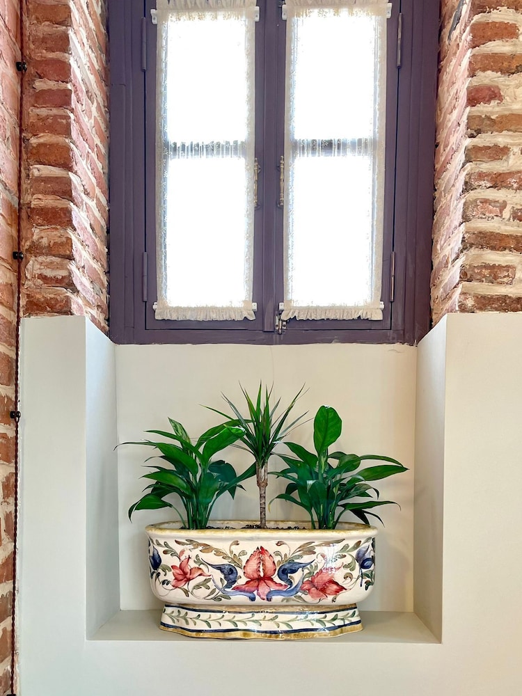 artisan boutique hotel and gallery