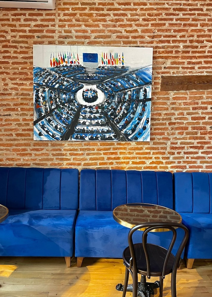 artisan boutique hotel and gallery