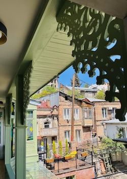 artisan boutique hotel and gallery