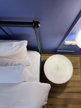 artisan boutique hotel and gallery