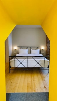 artisan boutique hotel and gallery