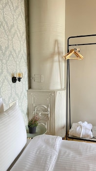 artisan boutique hotel and gallery