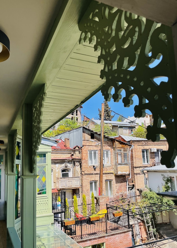 artisan boutique hotel and gallery