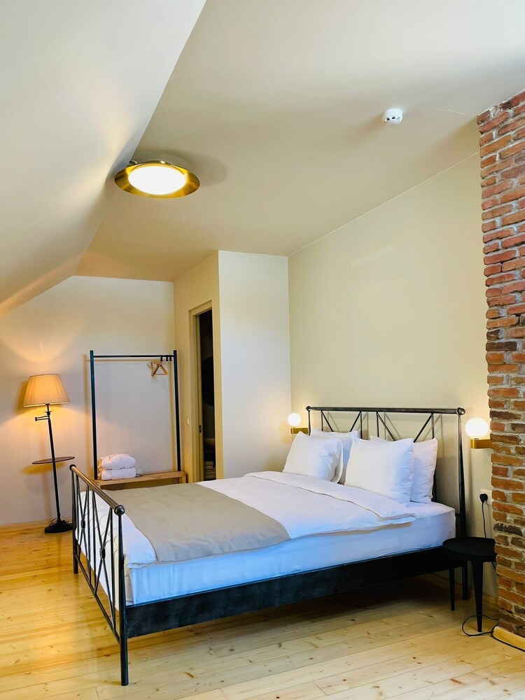 artisan boutique hotel and gallery