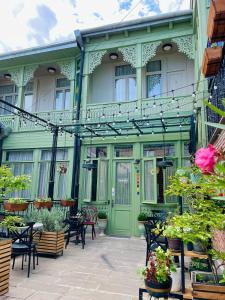 artisan boutique hotel and gallery