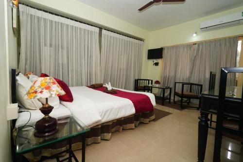 four seasons guest house