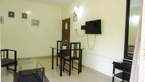 four seasons guest house