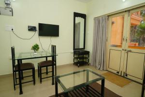 four seasons guest house