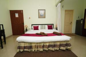 four seasons guest house