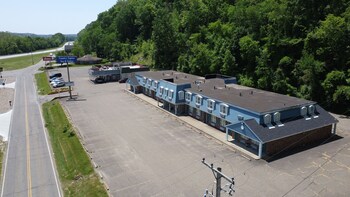 country squire inn and suites