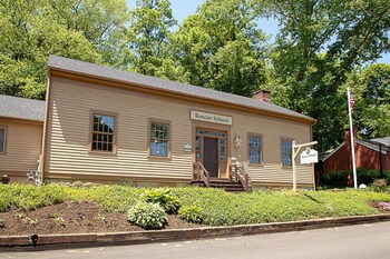 country squire inn and suites