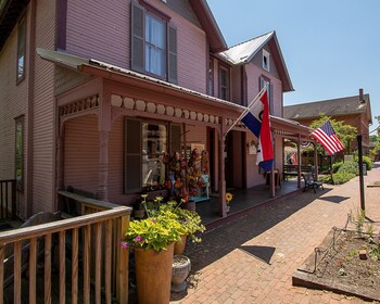 country squire inn and suites