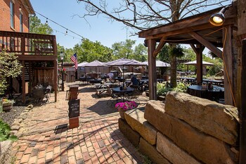 country squire inn and suites