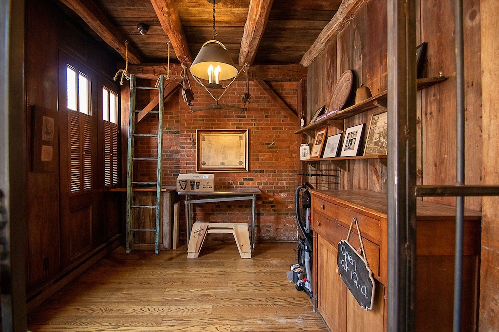 country squire inn and suites