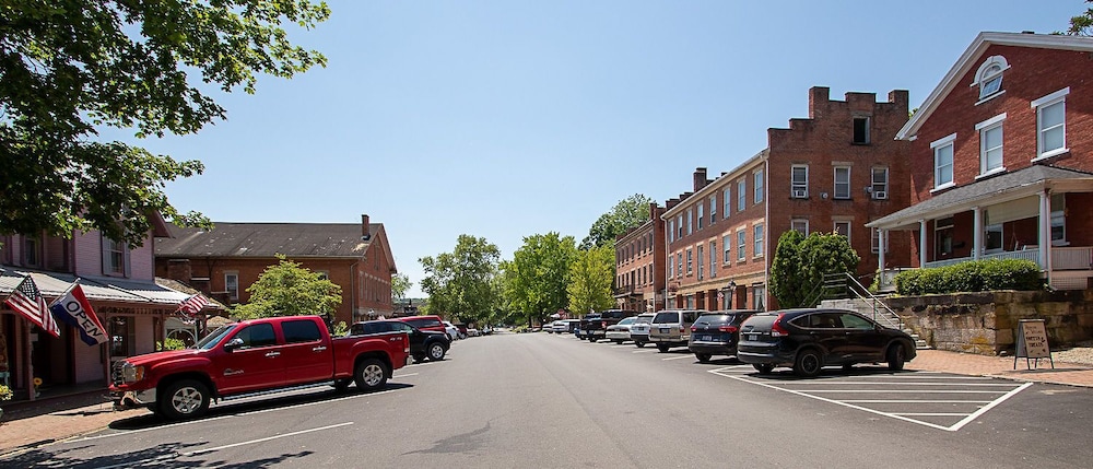 country squire inn and suites