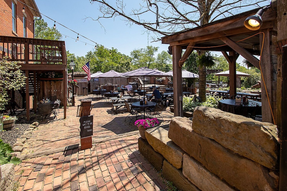 country squire inn and suites