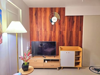 the residences in commonwealth by century