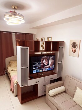 the residences in commonwealth by century