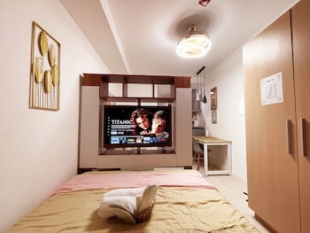 the residences in commonwealth by century