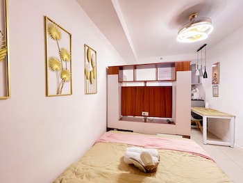 the residences in commonwealth by century