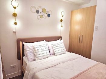 the residences in commonwealth by century