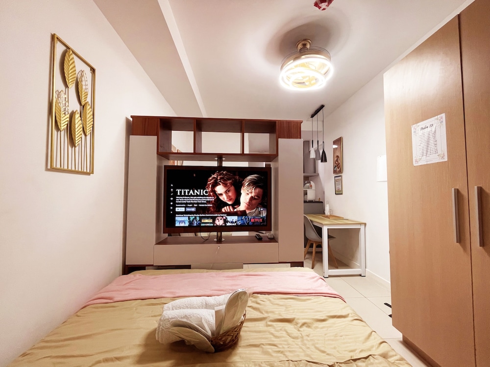 the residences in commonwealth by century