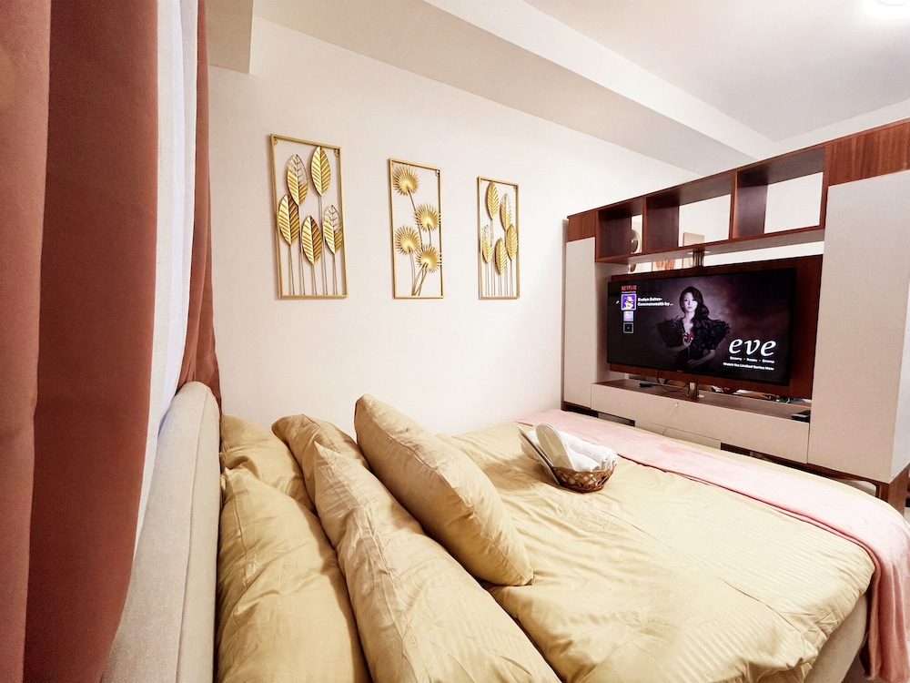 the residences in commonwealth by century