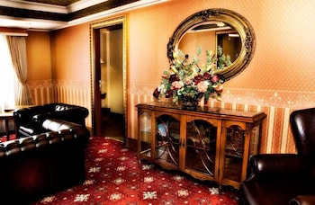 golden boutique hotel melawai