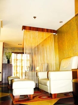 golden boutique hotel melawai