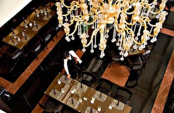 golden boutique hotel melawai