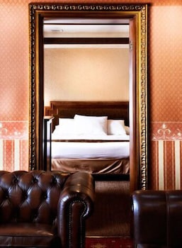 golden boutique hotel melawai