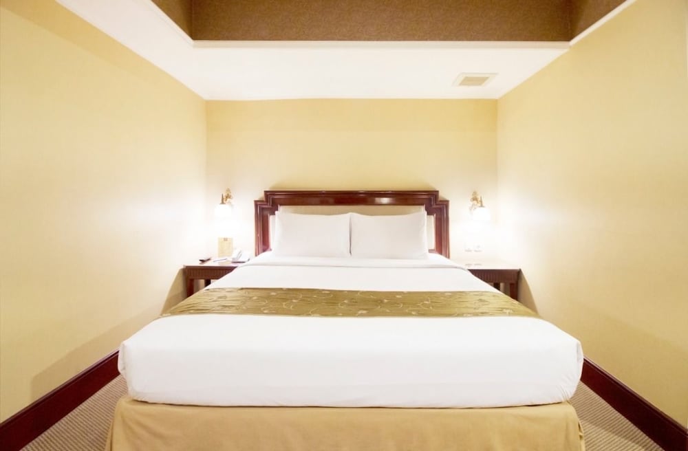 golden boutique hotel melawai