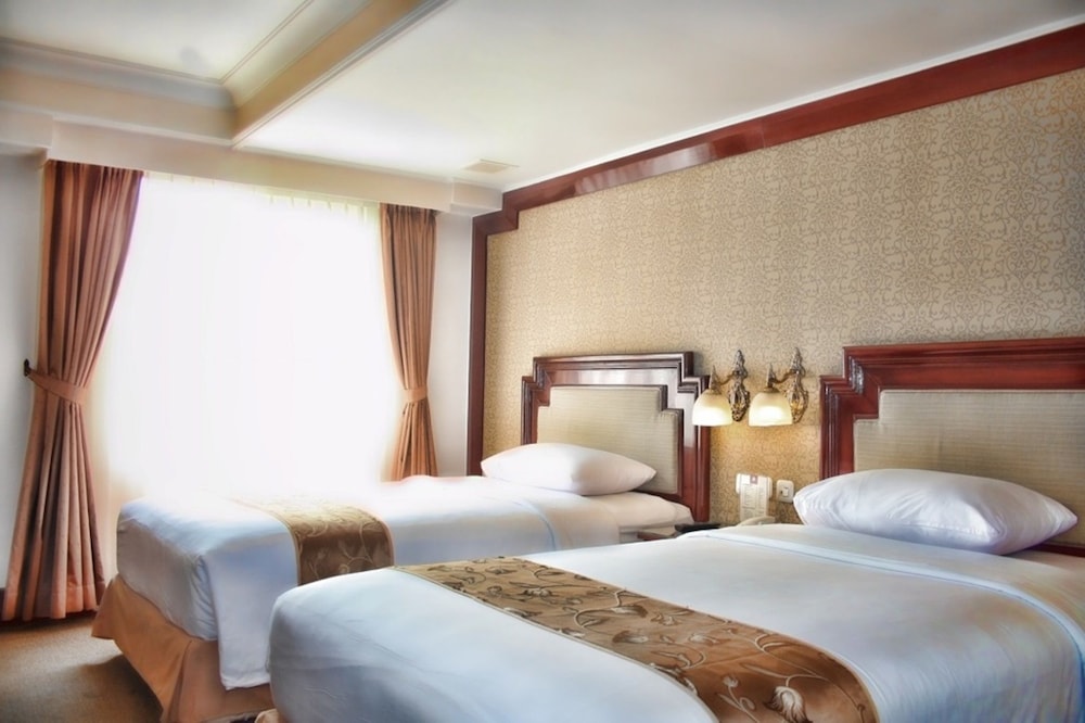 golden boutique hotel melawai