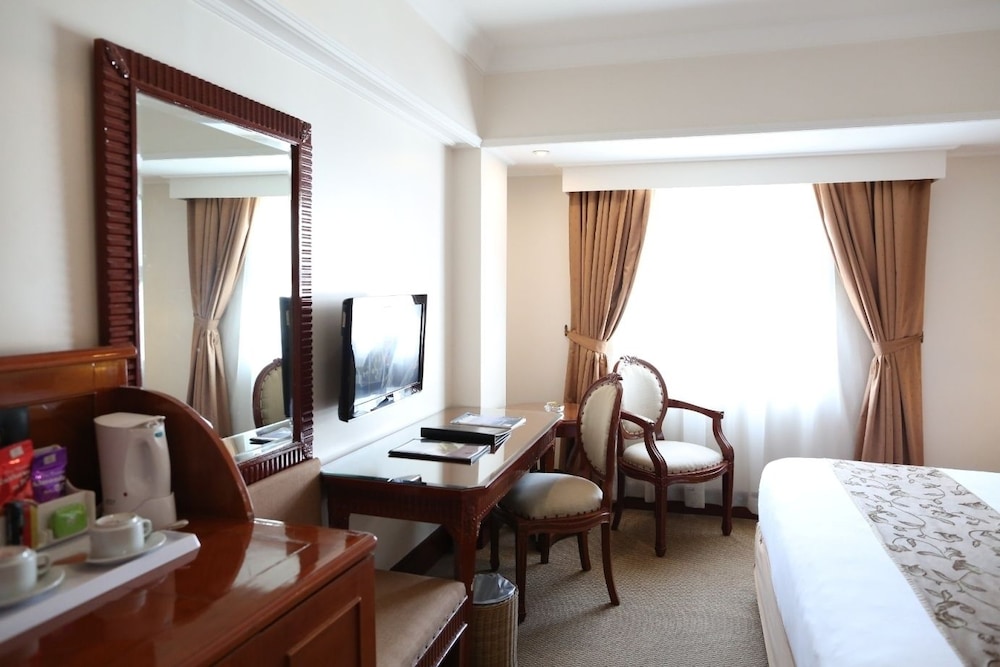 golden boutique hotel melawai