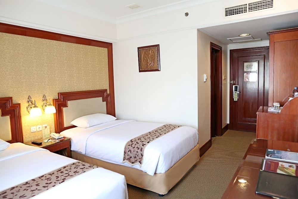 golden boutique hotel melawai